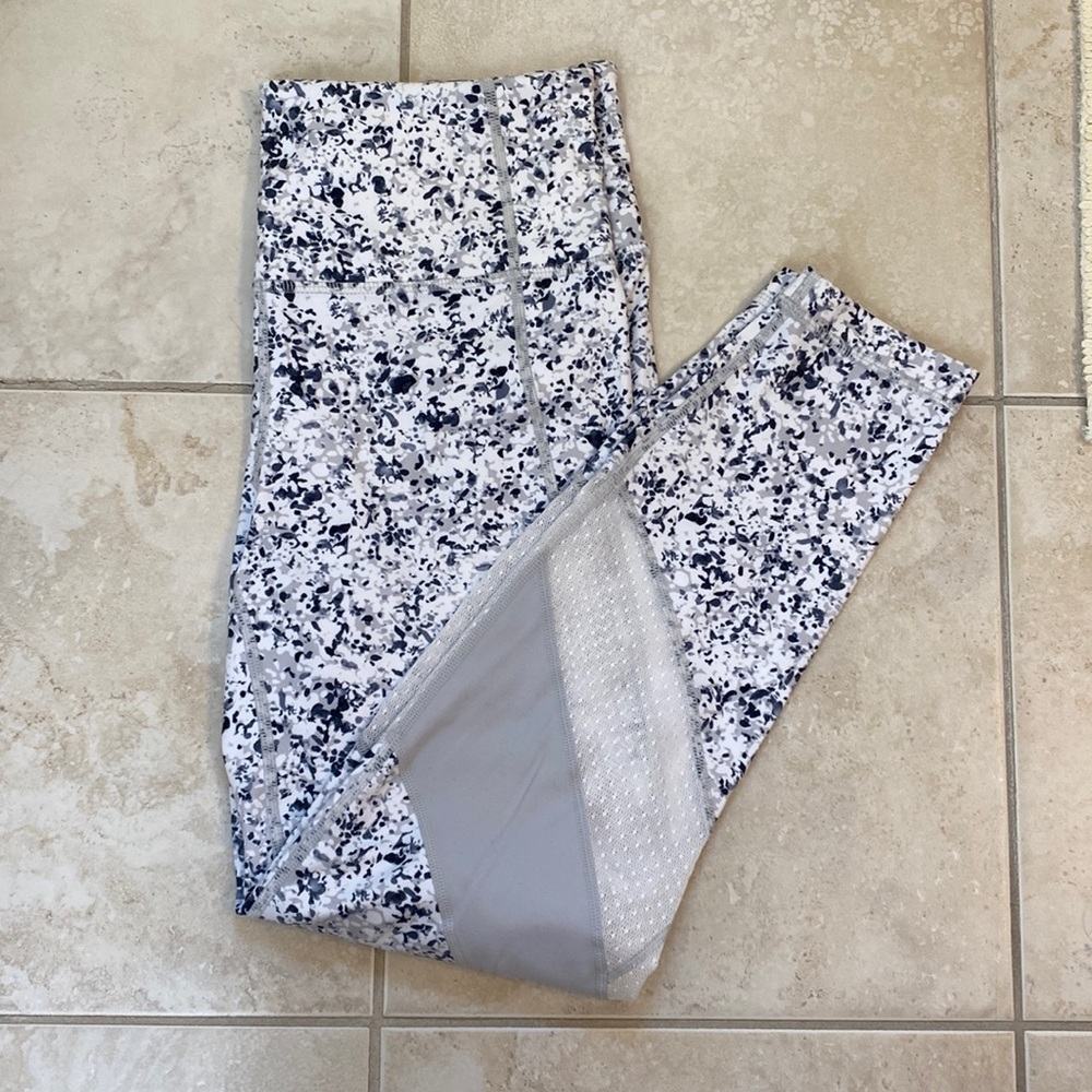 Athleta leggings icy print women’s size medium